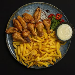 Aripioare Prajite cu Mujdei de Usturoi 450 Gr.