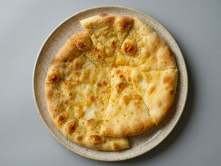 Focaccia cu Grana Padana si Usturoi 260 Gr.