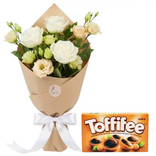 Buchet 3 trandafiri, 2 eustoma,și Toffifee