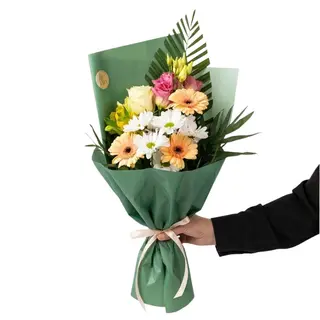 Buchet asortat cu flori diverse