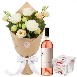 Buchet 3 trandafiri, 2 eustoma, Raffaello și Vin Corcova