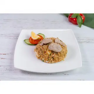 Orez prăjit cu porc