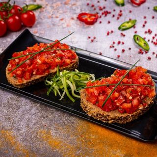 Bruschette con Pomodoro/Bruschete cu rosii