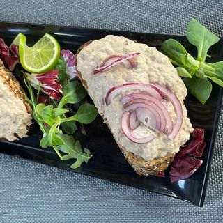 Bruschette con tonno/Bruschete cu ton