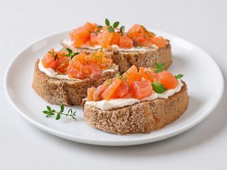 Crostine al Salmone/Crostini cu somon