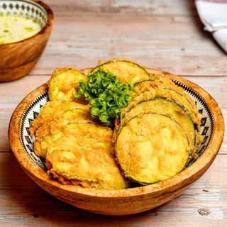 Mix de dovlecei și vinete pane