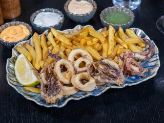 Calamar cu cartofi si sos - 340g