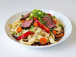 Paste Asiatice cu pui