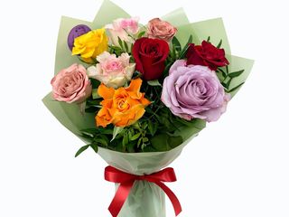 9 Trandafiri COLORAȚI