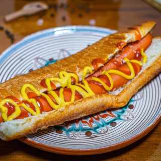 Baghetă cu crenvurști