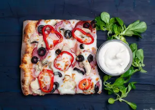 Pizza la felie Quattro Stagioni