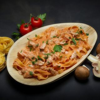 Tagliatele Somon in Sos Rose 520 Gr.