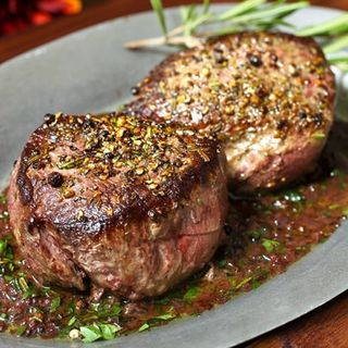 MUȘCHI DE VITĂ CU SOS DE TRUFE (270G)