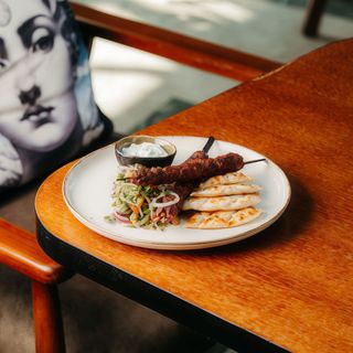 Kebab de vita cu pita si iaurt