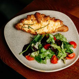 CROISSANT CU OUA SCRAMBLED (250G)