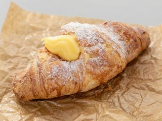 Croissant cu Crema Pasticcera - Vanilie