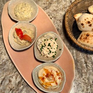 Platou tartinabil cu painea casei