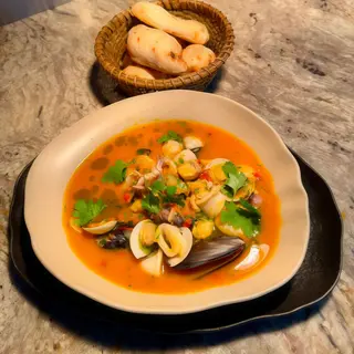 SUPĂ DE FRUCTE DE MARE mediteraneană