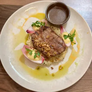 CEAFĂ DE PORC PE JAR cu piure fin cu trufe și sos de roșii coapte