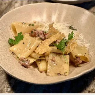 PACCHERI CU TRUFE și SALSICCIA