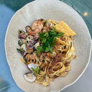 TAGLIATELLE cu fructe de mare