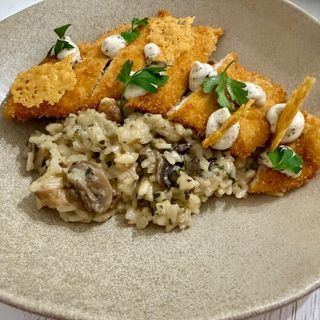 RISOTTO cu PIEPT DE CURCAN CRISPY și MIX DE CIUPERCI DE PĂDURE