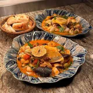 ASORTIMENT FRUCTE DE MARE sotat delicat cu DORADĂ