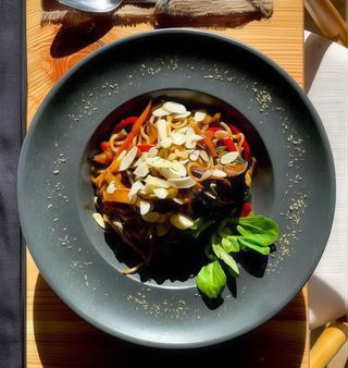 Noodles cu legume in stil asiatic