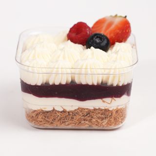 Kunafa cu fructe de padure