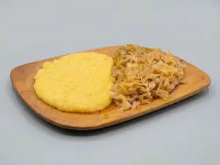 Varza călită cu mamaliguta