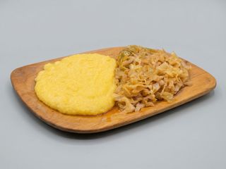 Varza călită cu mamaliguta