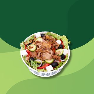 Salată cu pulpă de curcan rotisată