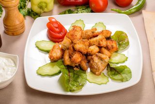 Gyros de pui cu sos tzatziki