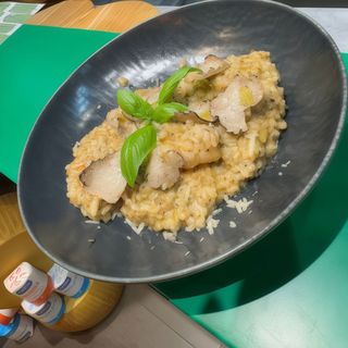 Risotto cu creveți și busuioc cu trufe