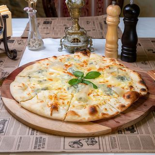 Pizza quatro formagi