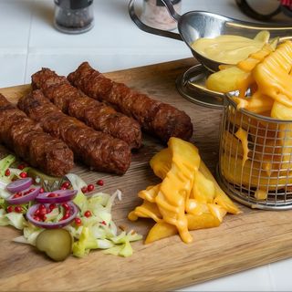 Platou cu mici Angus