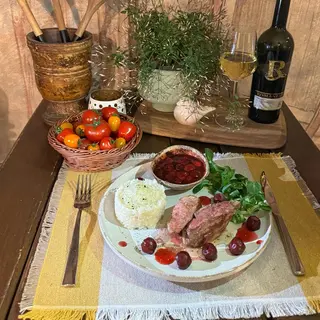 Piept de rață cu sos vișine