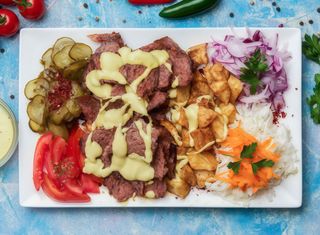 Kebap de vită la farfurie