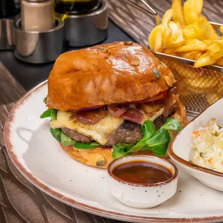 Burger de vită Angus