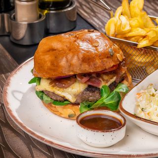 Burger de vită Angus