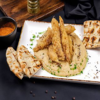 Pui crocant in kataif si humus libanez