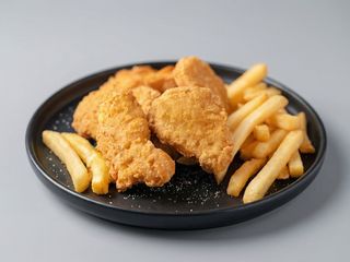 PIEPT DE PUI GRILL/SNITEL DE PUI/ PUI SHANGHAI CARTOFI PRAJITI