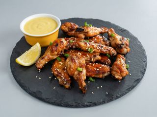 ARIPIOARE PICANTE CU SOYA SI SUSAN