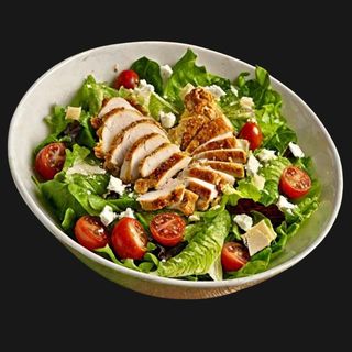 TURKEY CAESAR SALAD / SALATĂ CU PIEPT DE CURCAN ȘI DRESSING CAESAR