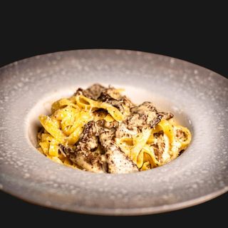 BEEF & TRUFFLE TAGLIATELLE / TAGLIATELLE CU MUȘCHI DE VITĂ CU TRUFE ȘI CIUPERCI