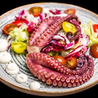 PREMIUM OCTOPUS / CARACATIȚĂ LA GRĂTAR