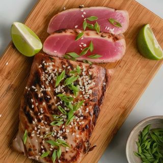 FRESH TUNA STEAK / STEAK DE TON ROȘU LA GRĂTAR