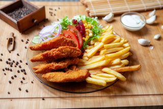 Spicy crispy fried chicken -farfurie