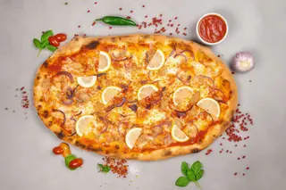 Pizza Tonno Amore Ø 40x30cm - (0E 1.14g sare  1.83g zahar)/100g