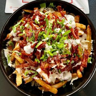 Loaded French Fries cu Pui Crispy